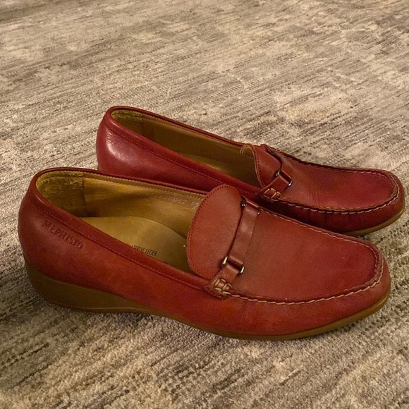 Mephisto women’s red leather loafer - size 8 - great condition - Picture 1 of 10